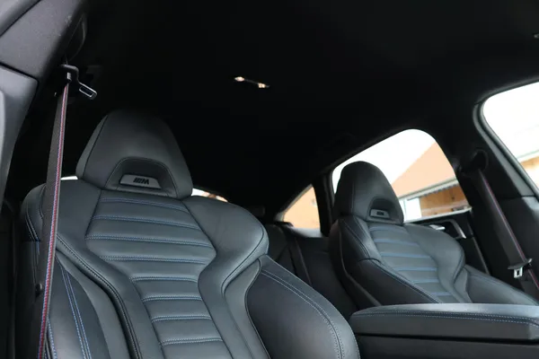 Car image 24