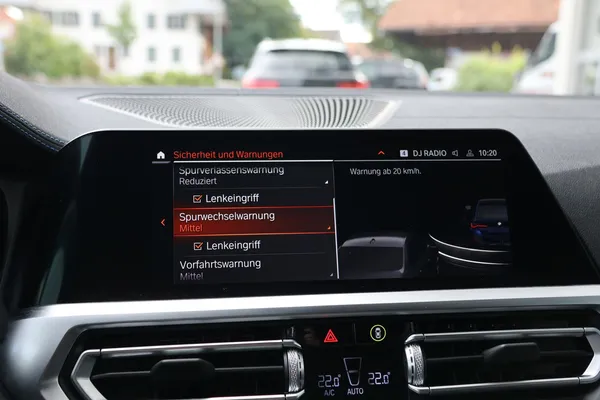 Car image 27