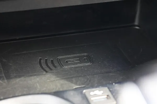 Car image 32