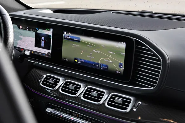Car image 24