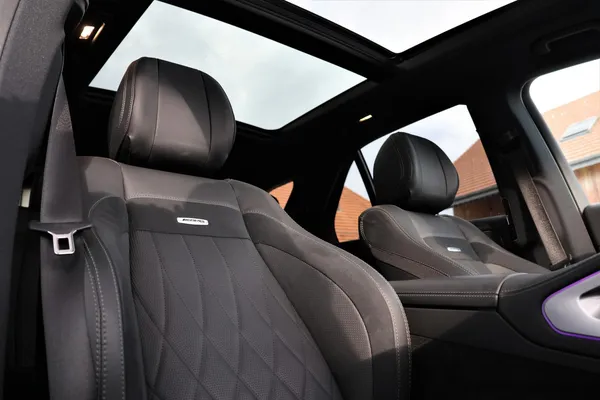 Car image 26