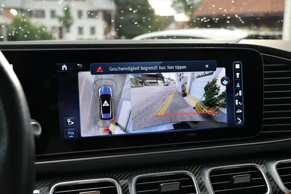 Car image 27