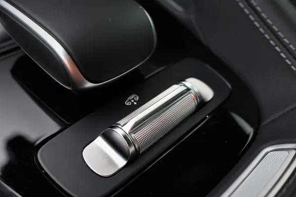 Car image 38