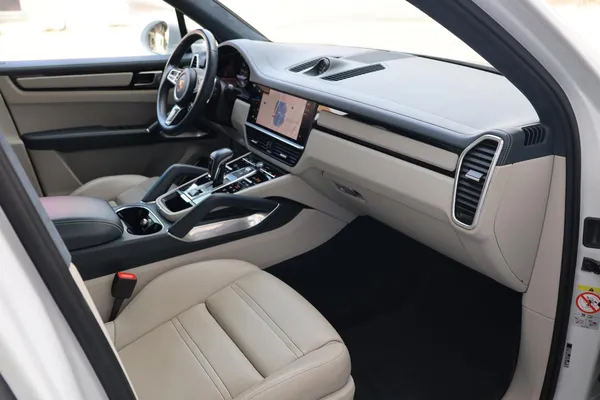 Car image 22