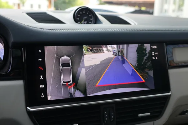 Car image 26