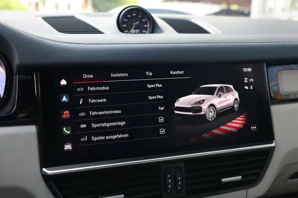 Car image 27