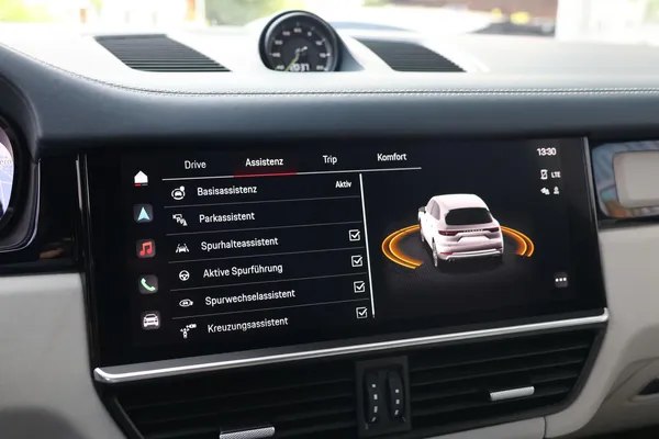 Car image 28