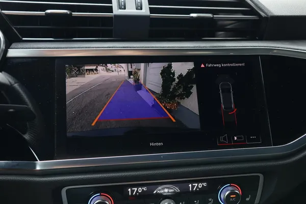 Car image 24