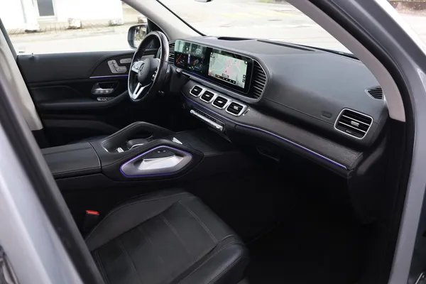 Car image 21