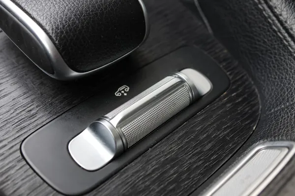 Car image 34