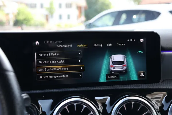 Car image 21