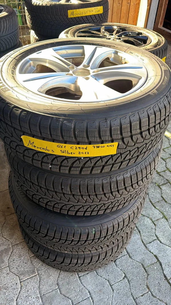 Car image 23