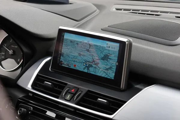 Car image 19