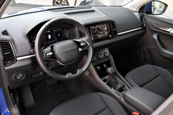 Car image 10
