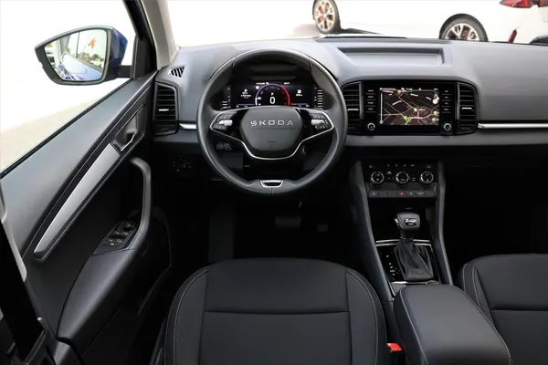 Car image 13