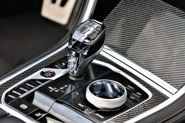 Car image 26
