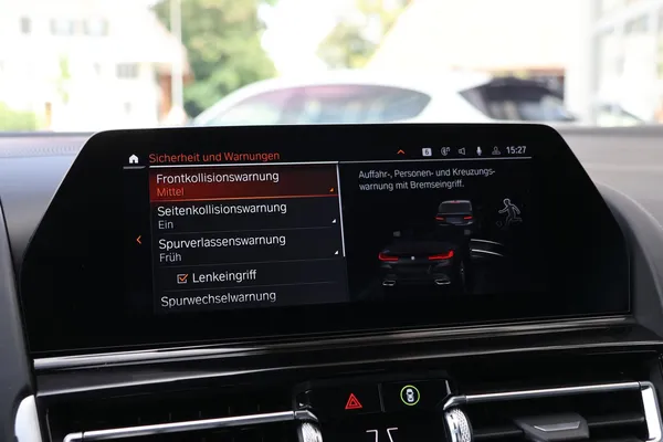Car image 30