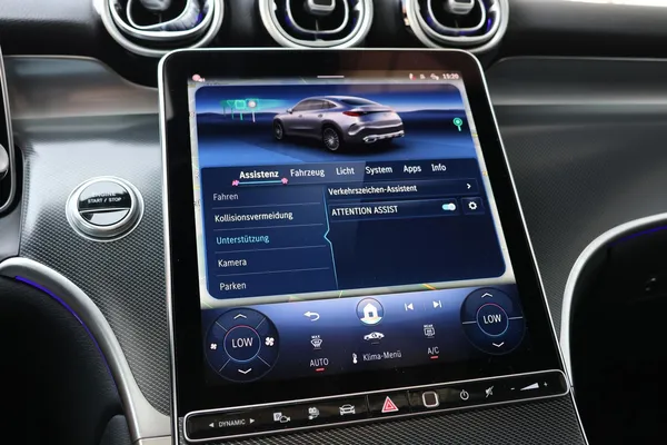 Car image 26