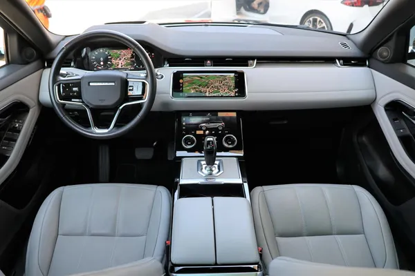 Car image 15