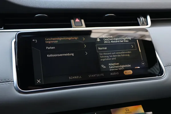 Car image 30