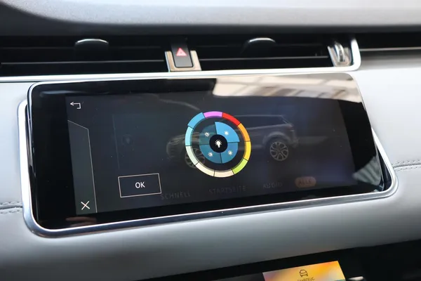 Car image 32