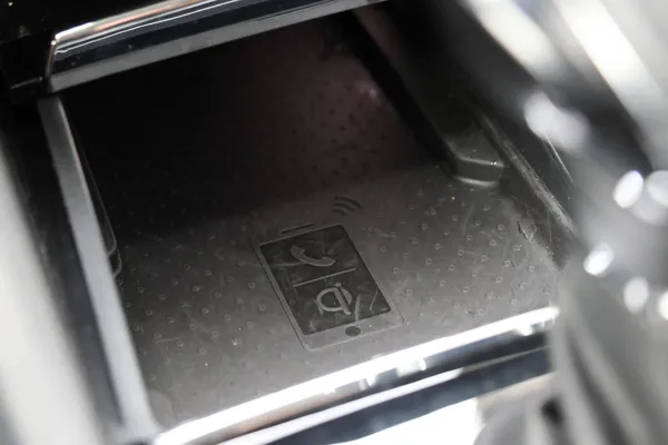 Car image 26
