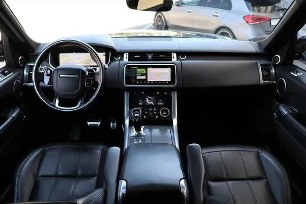 Car image 17