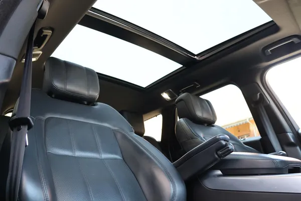 Car image 23