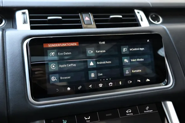 Car image 25