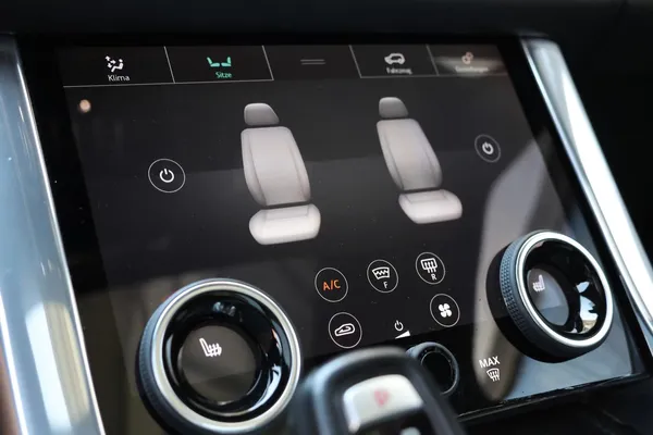 Car image 30