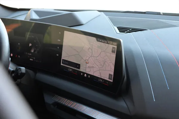 Car image 18