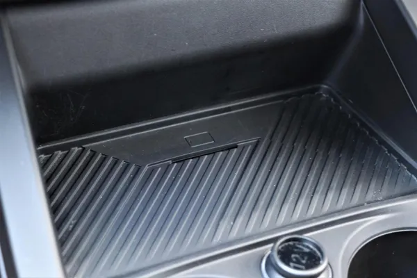 Car image 32