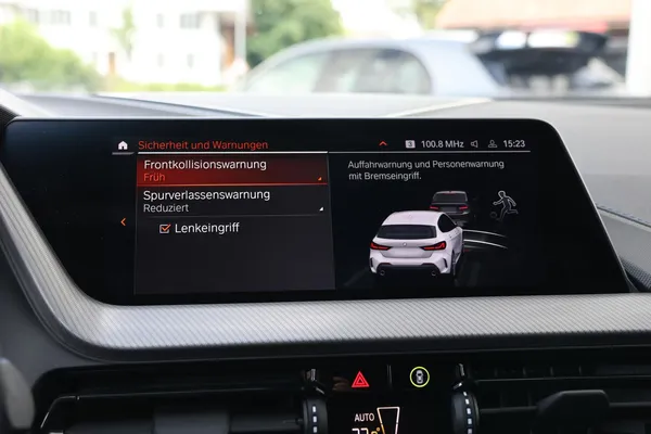 Car image 21