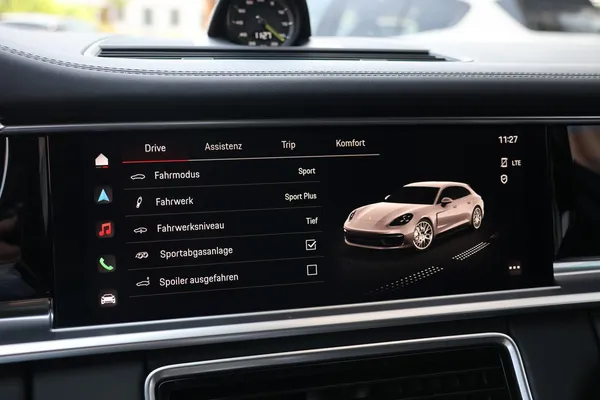 Car image 28