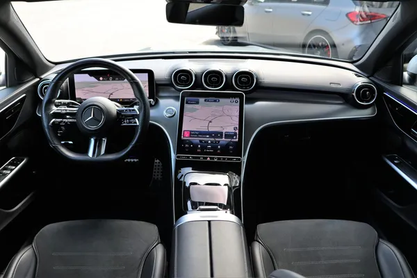 Car image 16