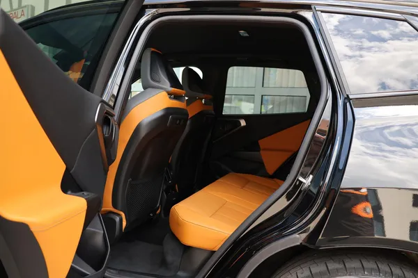 Car image 13