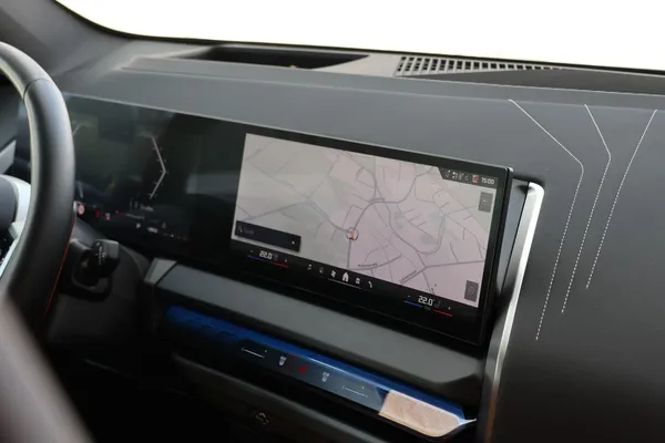 Car image 19