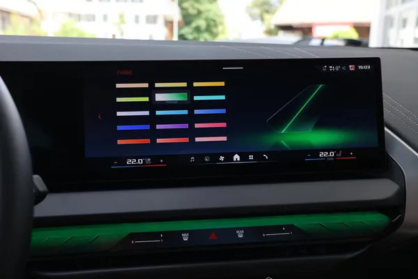 Car image 24