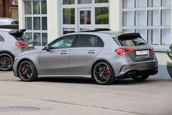 Car image 5