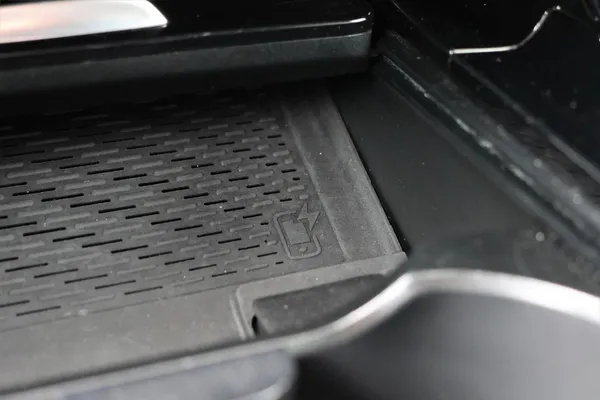 Car image 29