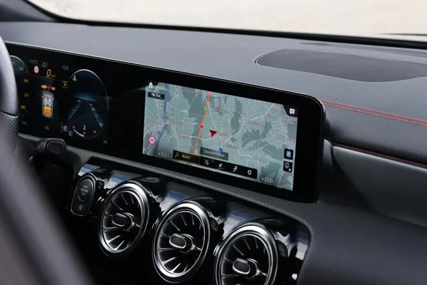 Car image 18