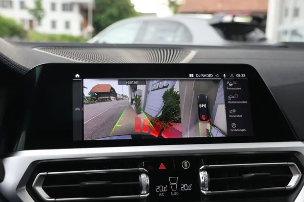 Car image 24