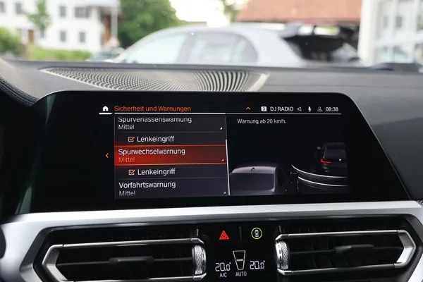 Car image 26