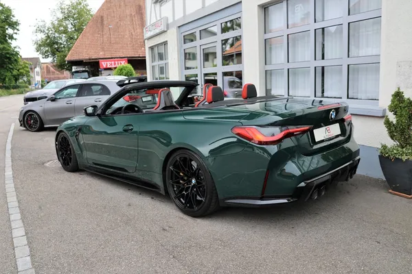 Car image 14