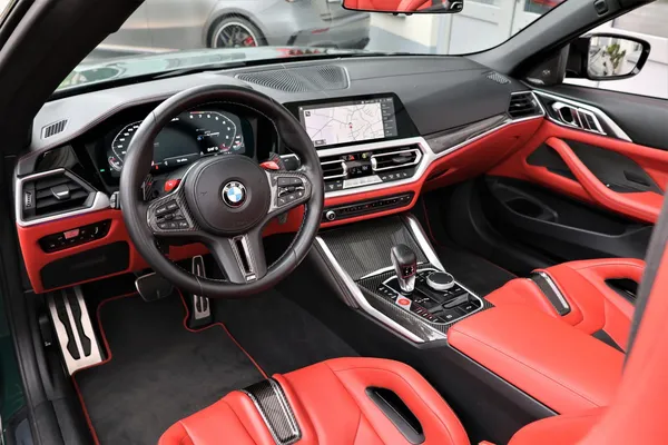 Car image 16
