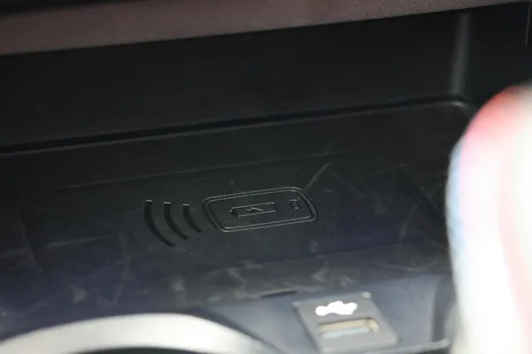 Car image 35