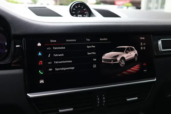 Car image 23