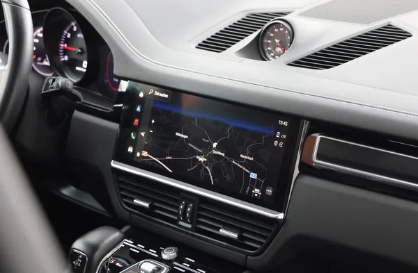 Car image 25