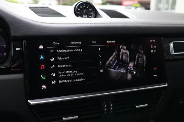 Car image 26
