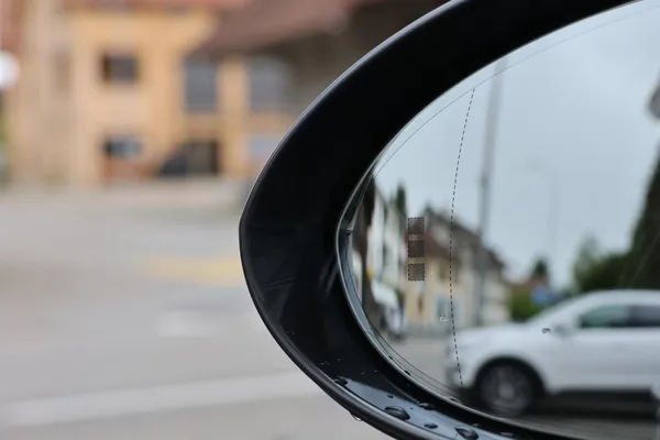 Car image 27